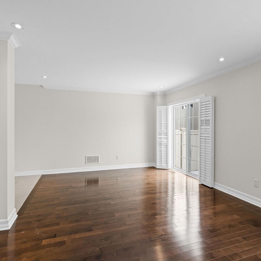 For Lease - 552 Ashbourne Crescent, Barrhaven, Ontario - Photo 1