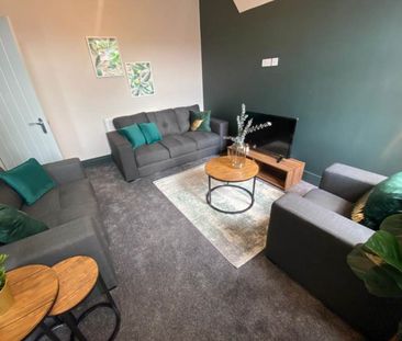 Beechwood Crescent (Room 1), Burley , Leeds - Photo 1