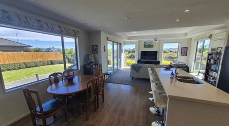 Spacious Family Home with Stunning Wetland Views - Photo 2