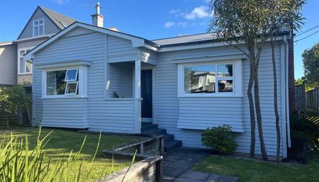 Charming 4 Bedroom Home in Mt Eden - Photo 5