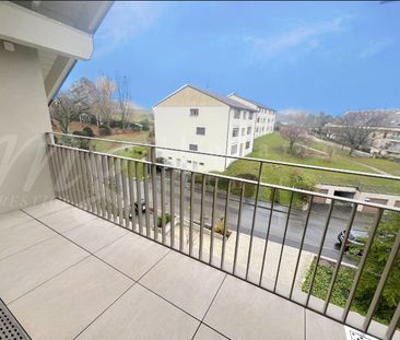 SUPERB AND LARGE APARTMENT OF 102 m2 WITH TERRACE – LAKE - Foto 1