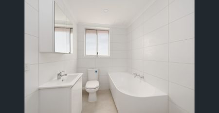 Freshly Renovated Two Bedroom Apartment & Lock Up Garage - Photo 2