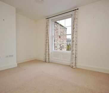 Priory House, Priory Street, York - Photo 2