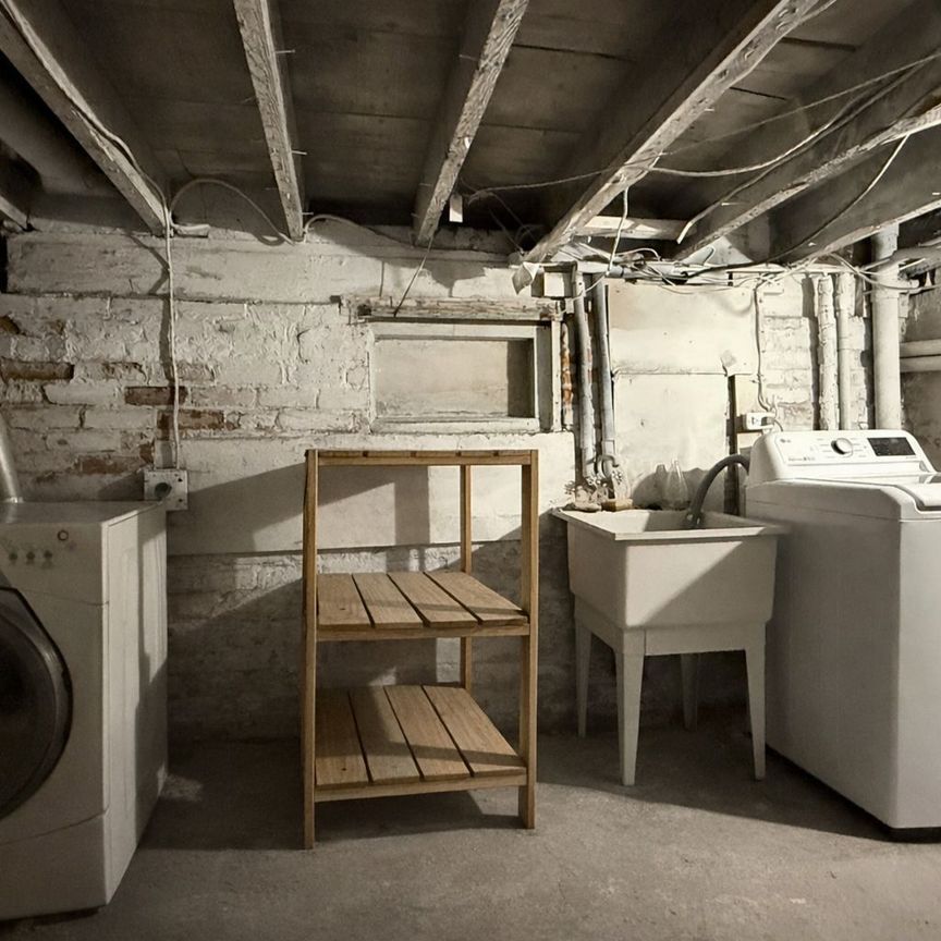 For Lease - 117 Hampton Avenue Unit# Main, Toronto, Ontario - Photo 1