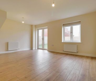 4 bedroom detached house to rent - Photo 2