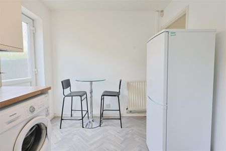 2 bedroom Student Terraced House to rent in Windmill Court, Newcastle Upon Tyne - Photo 3