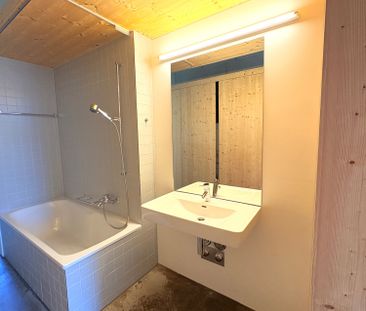 Echtes, originelles Eckloft (126m2) an erhöhter Lage nahe Bern - Photo 6