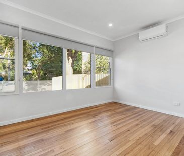 Freshly renovated 3 bedroom home - Photo 3