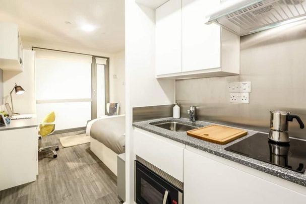 Studio to rent - Photo 1