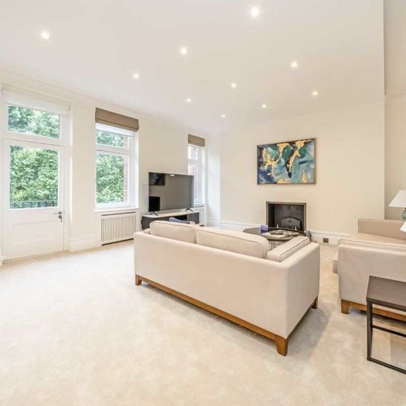 Iverna Court, Kensington, W8 - Photo 1