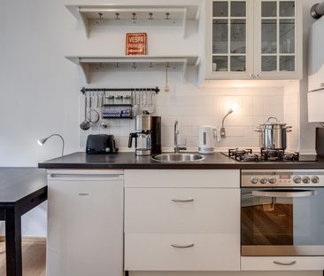 Attractive period apartment in popular location - Photo 6