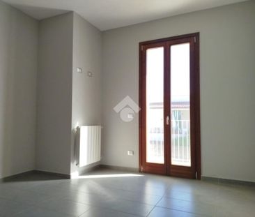 Porzione di bifamiliare in affitto - Photo 1