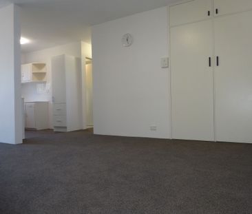 RECENTLY UPDATED SECURE ONE BEDROOM - Photo 4