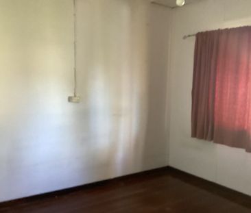 Two Beds Plus Sunroom - Photo 2