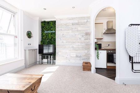 1 bedroom apartment to rent - Photo 2