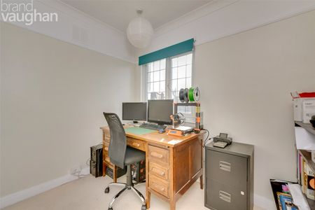 4 bedroom semi-detached house to rent - Photo 4