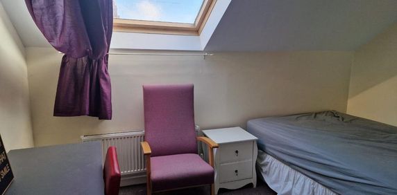 6 bedroom flat to rent - Photo 2