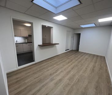 Dit gerenoveerde appartement in Oirsbeek heeft 1 slaapkamer, 1 badk... - Photo 5