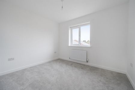 3 bedroom detached house to rent - Photo 4