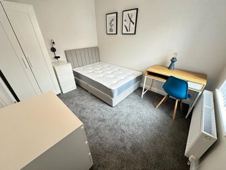 2 bedroom terraced house to rent - Photo 3