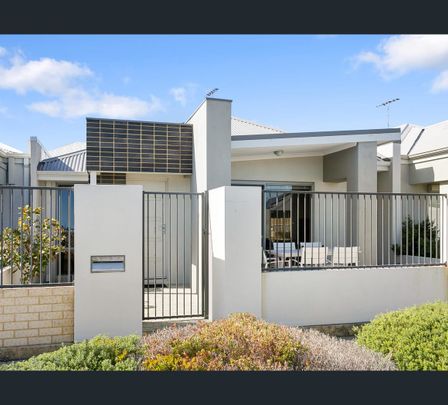 2/198 Hamilton Road, Spearwood, WA 6163 - Photo 1