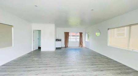 Spacious 5-Bedroom Character Home – 5 Albert Street, Papakur - Photo 2