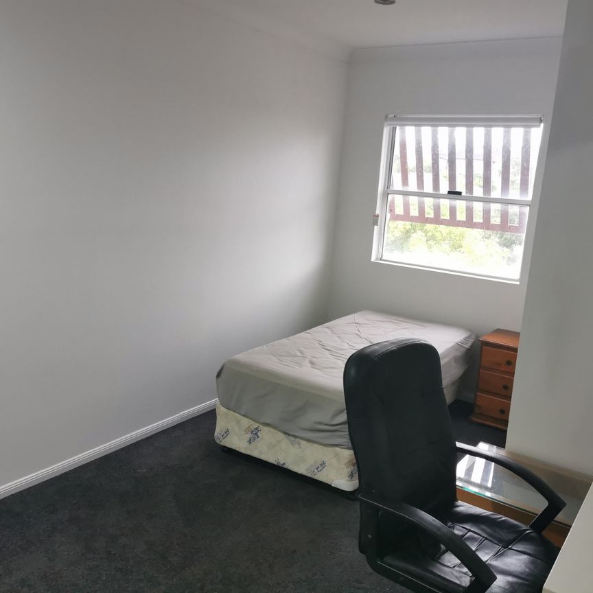 Varsity Lakes - Photo 1