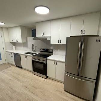 Brand new 2brs 1bath Suite in Van. East for Rent - Photo 1