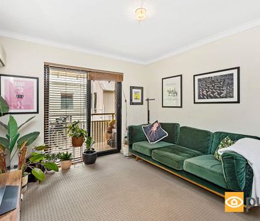 UPDATED 2 X 1 APARTMENT IN CENTRAL SUBIACO - Photo 1