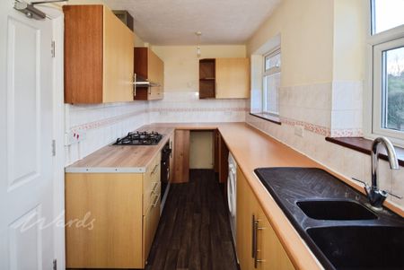 2 bedroom maisonette to rent - Photo 2