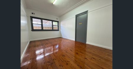 BRIGHT & MODERN 1-BEDROOM UNIT WITH PRIVATE LANE ACCESS - Photo 5