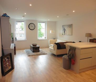 2 bedroom flat to rent - Photo 1