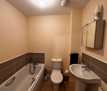 2 bedroom flat to rent - Photo 4