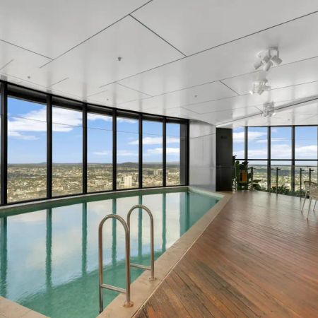 Stunning 2-Bedroom Apartment in the Heart of Brisbane City! - Photo 2