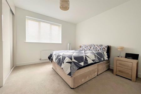 3 bedroom end of terrace house to rent - Photo 5