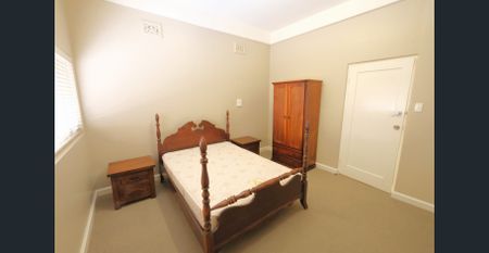 3 Bedroom Apartment - Photo 4