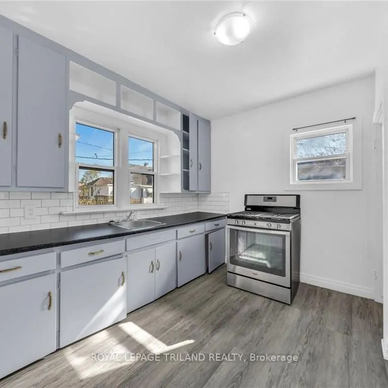 Detached Home For Lease | X8283028 - Photo 1