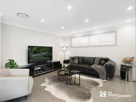 Contemporary Living Meets Suburbia Outlook - Photo 1