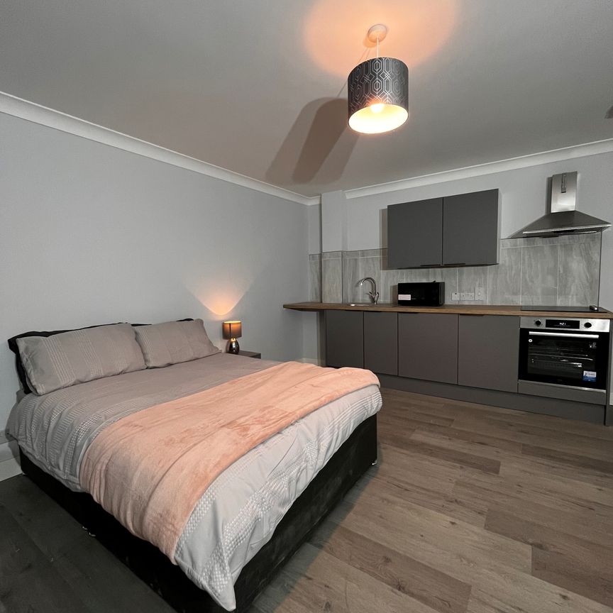 Bournemouth Road, Poole, Dorset, BH14 - Photo 1