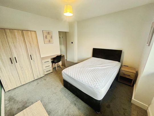 1 bedroom in a house share to rent - Photo 1