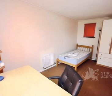 Franklin Court, Guildford, Surrey, GU2 8ED - Photo 4