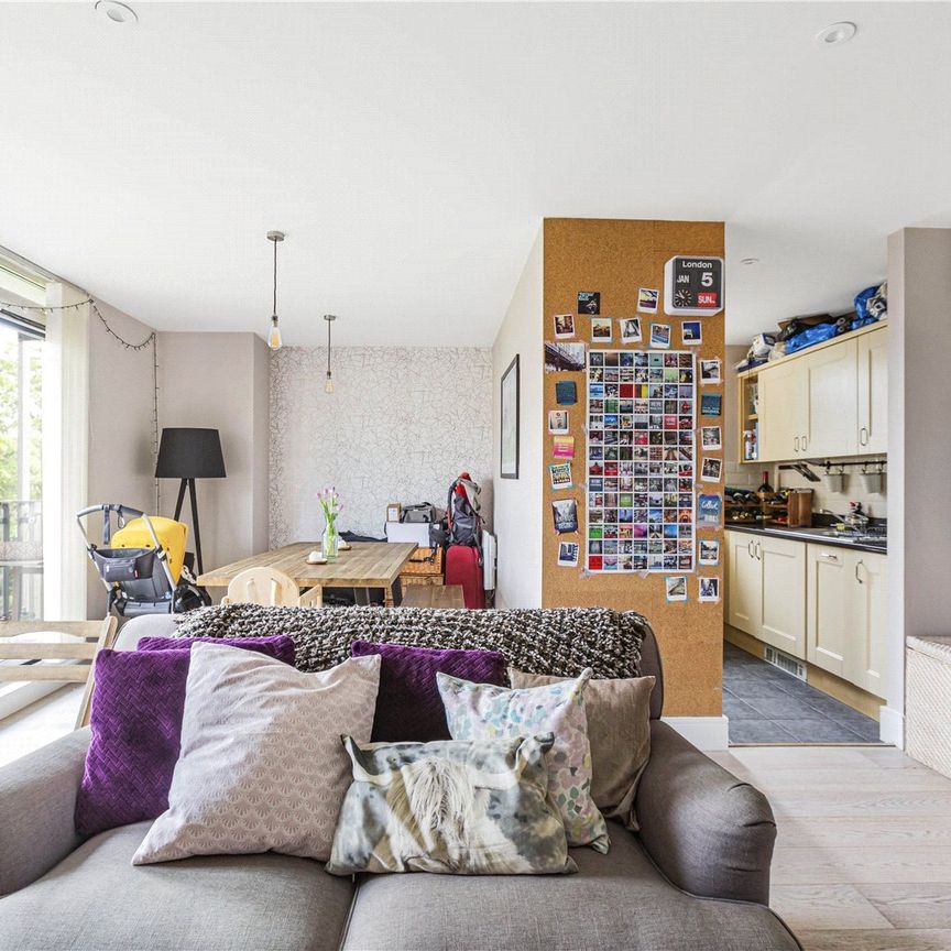 Wharf Lane, London, E14 7HW - Photo 1