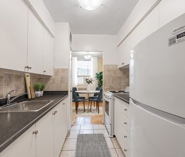 44 Thorncliffe Park Drive - Photo 3