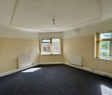 Lugsdale Road, Widnes, WA8 - Photo 2