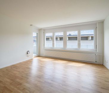 Familienwohnung in ruhiger Umgebung mit grossem Gartensitzplatz! - Foto 1