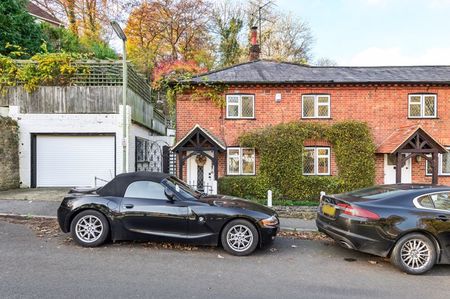 Crownpits Lane, Busbridge, Godalming, Surrey, GU7 - Photo 5