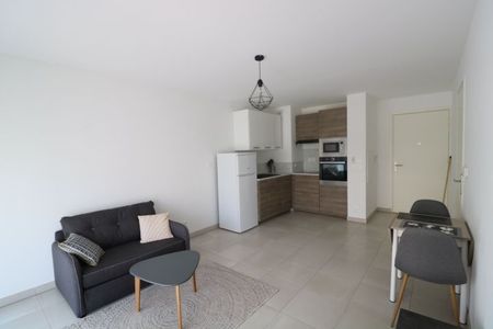 Appartement 2 pièces 40m2 MARSEILLE 8EME 920 euros - Photo 3