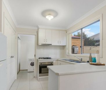 2/22 Francis Street, Werribee VIC - Photo 5