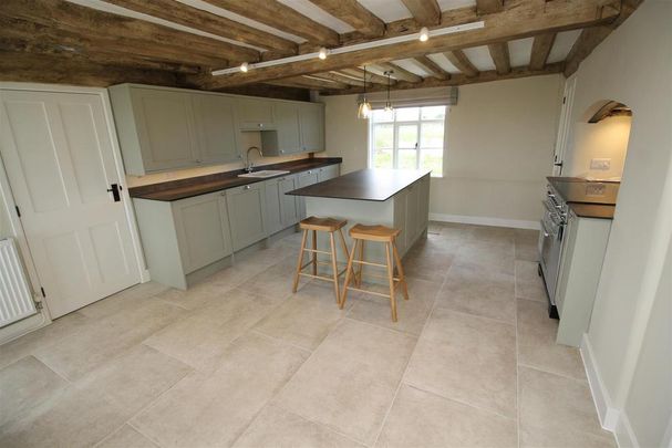 3 bedroom farm house to rent - Photo 1