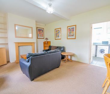 128 Alcuin Avenue - Photo 2